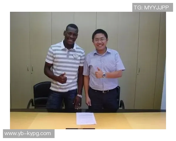 前巴西国脚里贝罗公开罹患甲状腺癌手术后积极开启康复之路